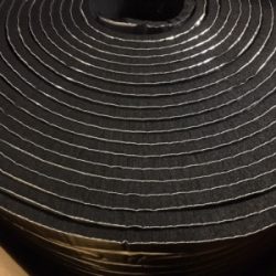 Szintetikus öntapadó alukasírozott lap tekercsben 13 mm